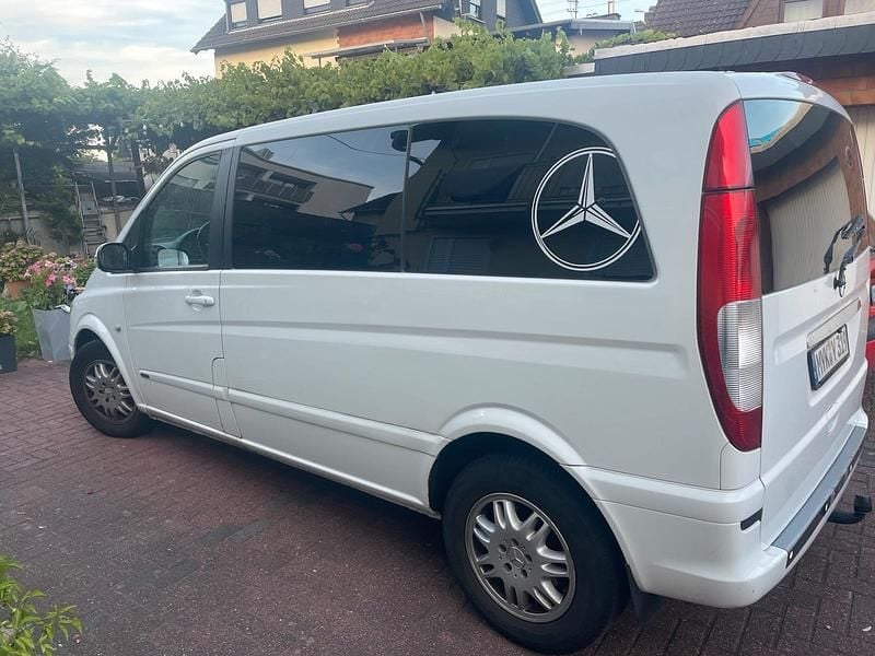 Weiß Gebraucht 2008 Mercedes Viano Van / Kleinbus | 6.850 € (Fairer Preis) - Bild 1/4