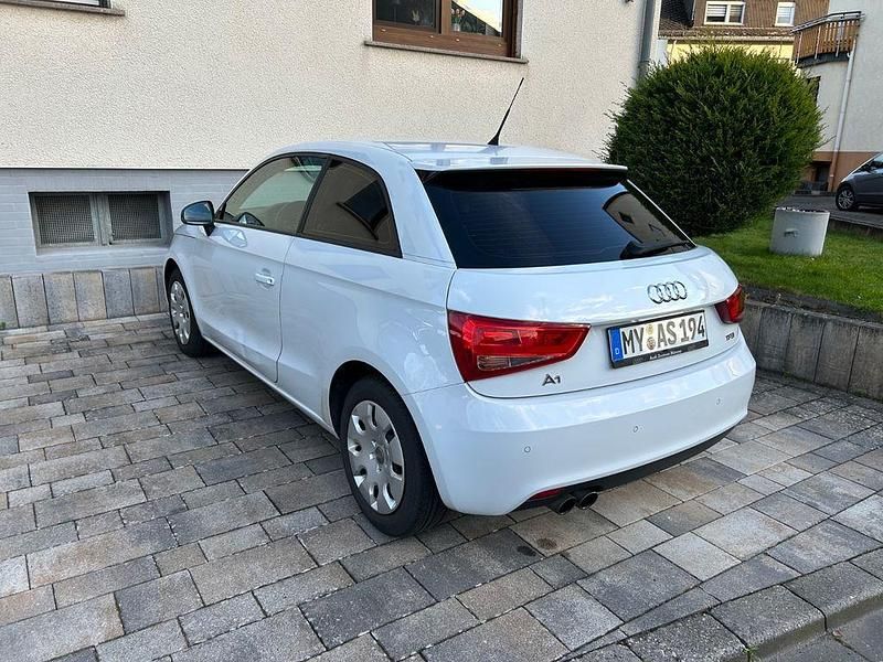 Gebraucht Audi A1 Ambition 122 PS (89 kW) 2012 Weiß Kleinwagen