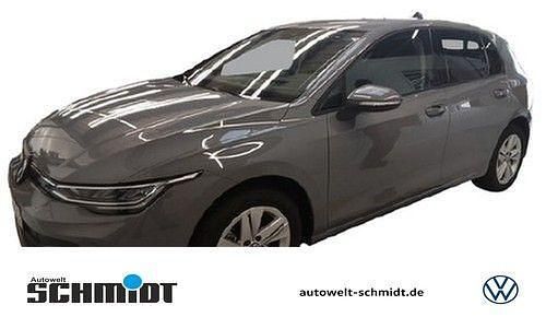 Mondsteingrau Gebraucht 2024 VW Golf VIII Life Limousine | 23.259 € (Guter Preis) - Bild 1/4