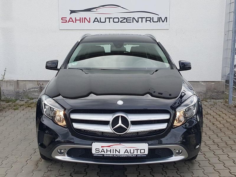 Gebraucht Mercedes GLA220 177 PS (130 kW) 2016 Schwarz SUV