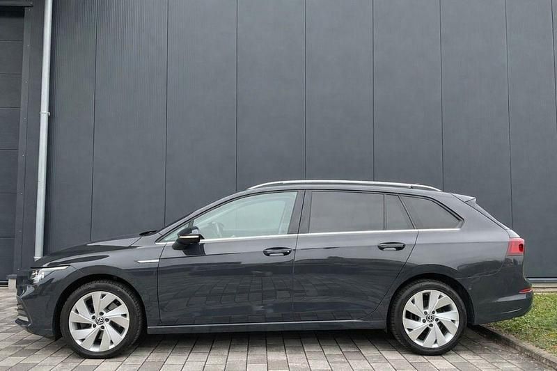 Gebraucht VW Golf VIII Style 150 PS (110 kW) 2022 Grau Kombi