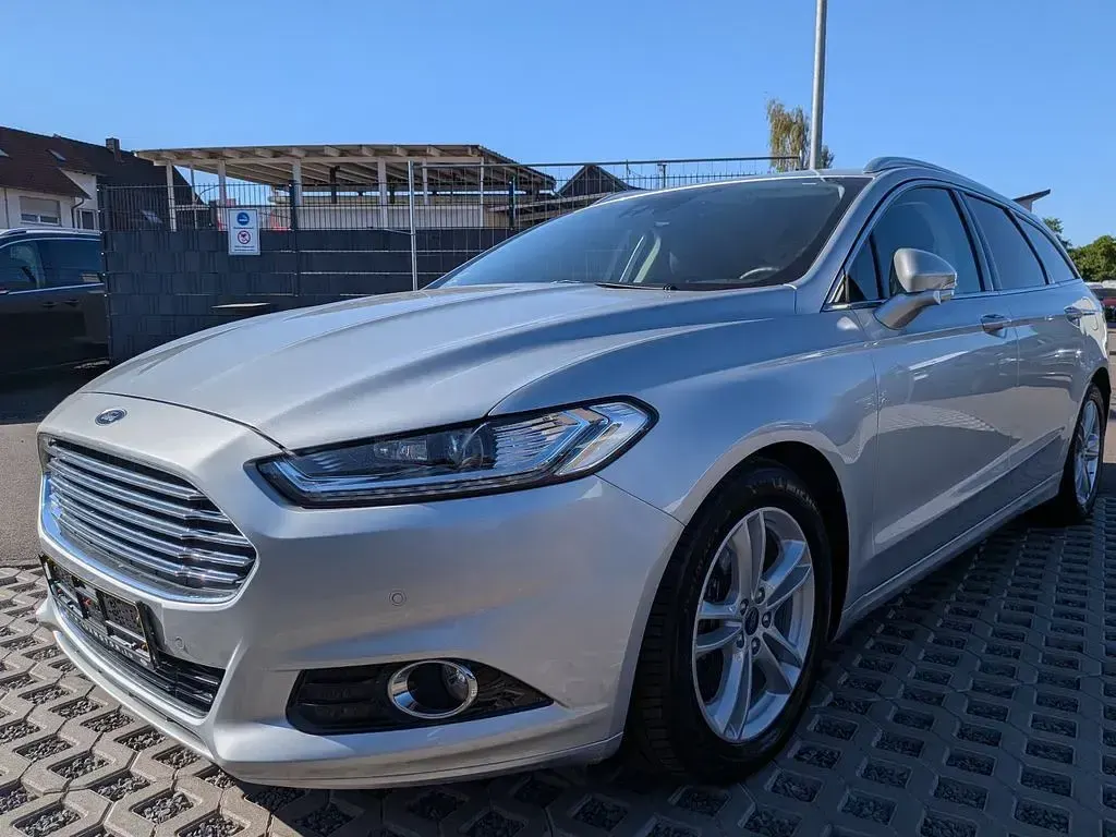 Gebraucht Ford Mondeo Titanium 179 PS (131 kW) 2016 Silber Limousine