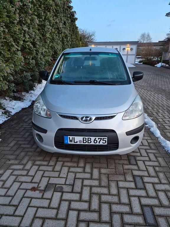 Silber Gebraucht 2011 Hyundai i10 Classic Kleinwagen | 3.000 € (Fairer Preis) - Bild 1/4