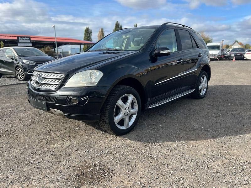 Schwarz Gebraucht 2008 Mercedes ML320 SUV | 6.890 € (Superpreis) - Bild 1/4