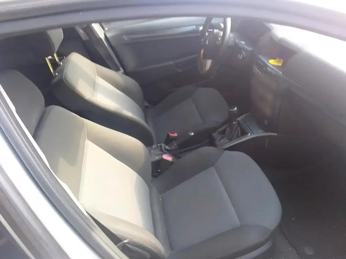 Gebraucht Opel Astra 140 PS (102 kW) 2008 Silber Kombi