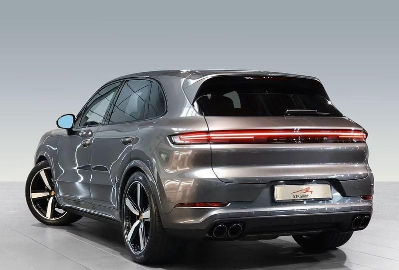 Gebraucht Porsche Cayenne 470 PS (345 kW) 2024 Grau SUV