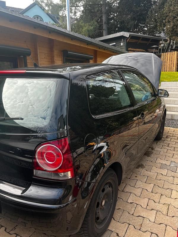 Gebraucht VW Polo 60 PS (44 kW) 2015 Schwarz Kleinwagen