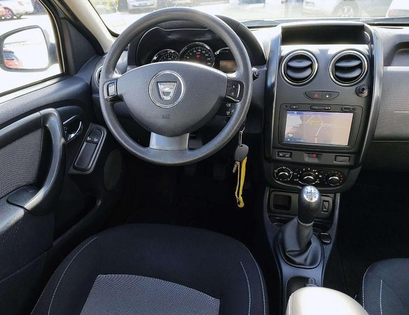 Gebraucht Dacia Duster 114 PS (83 kW) 2016 Platingrau SUV