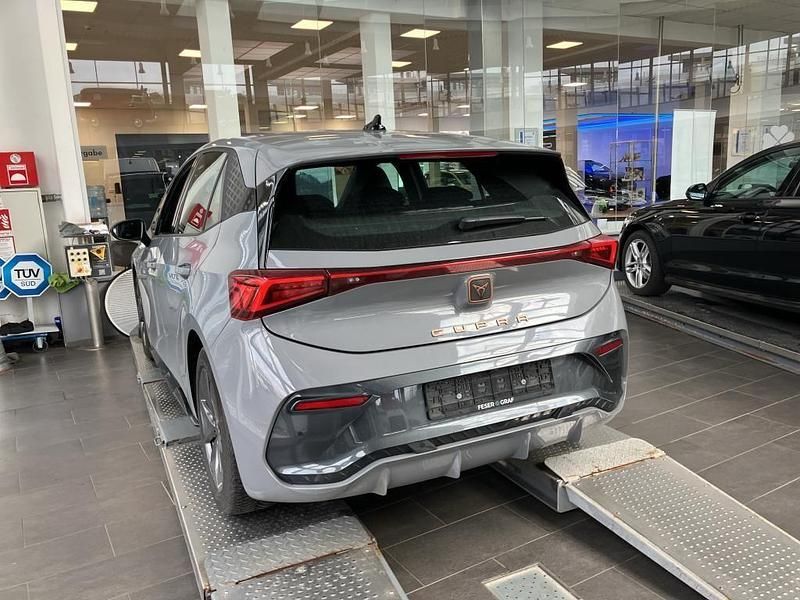 Gebraucht Cupra Born 150 kW (204 PS) 2023 Vaporgrau Kleinwagen