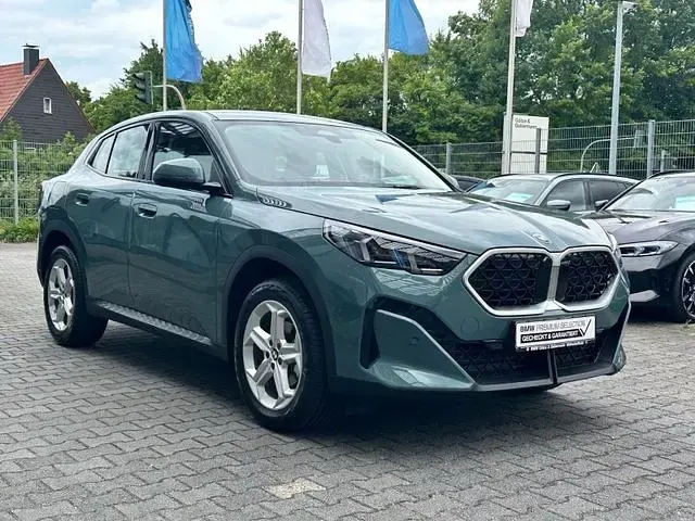 Gebraucht BMW X2 163 PS (119 kW) 2025 Grün SUV