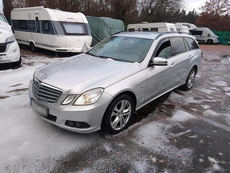 Silber Gebraucht 2010 Mercedes E200 Kombi | 6.500 € (Superpreis) - Bild 1/4