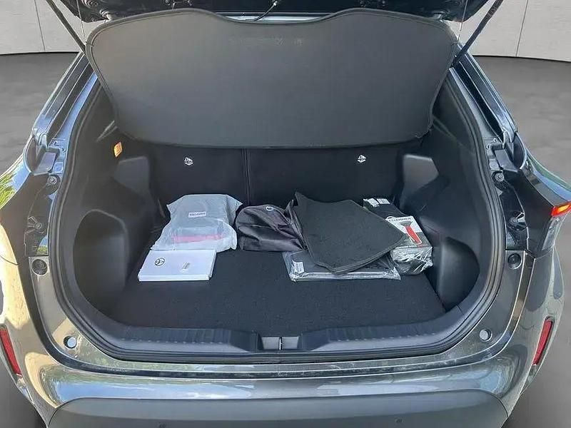 Gebraucht Toyota Yaris 92 PS (67 kW) 2025 Grau Kleinwagen