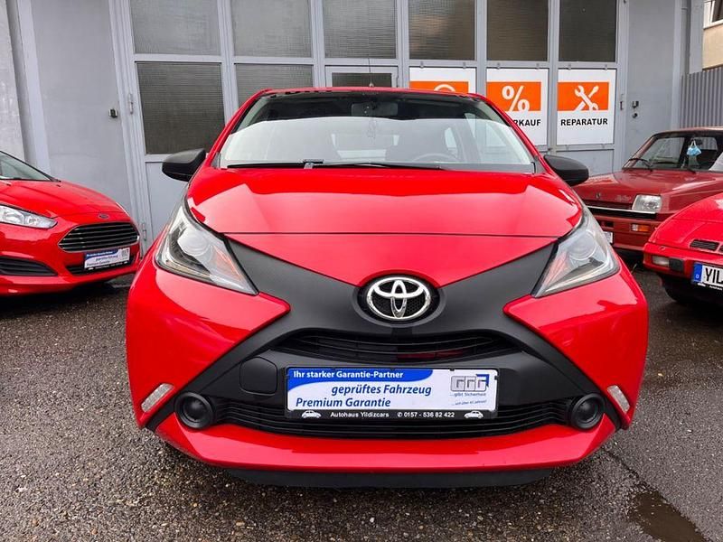 Gebraucht Toyota Aygo 69 PS (50 kW) 2016 Rot Kleinwagen