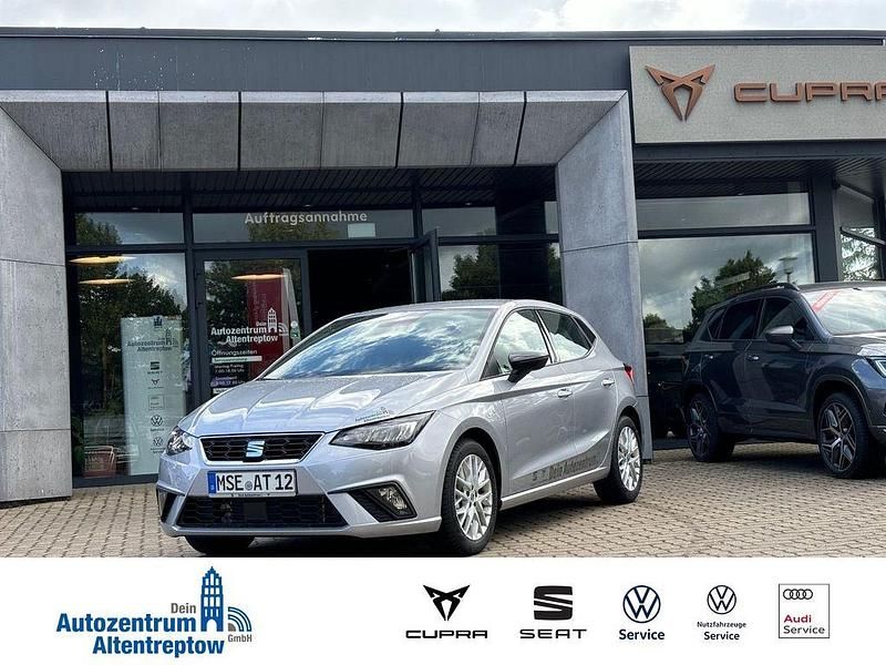 "urban" silber Gebraucht 2024 Seat Ibiza FR Kleinwagen | 18.500 € (Fairer Preis) - Bild 1/4