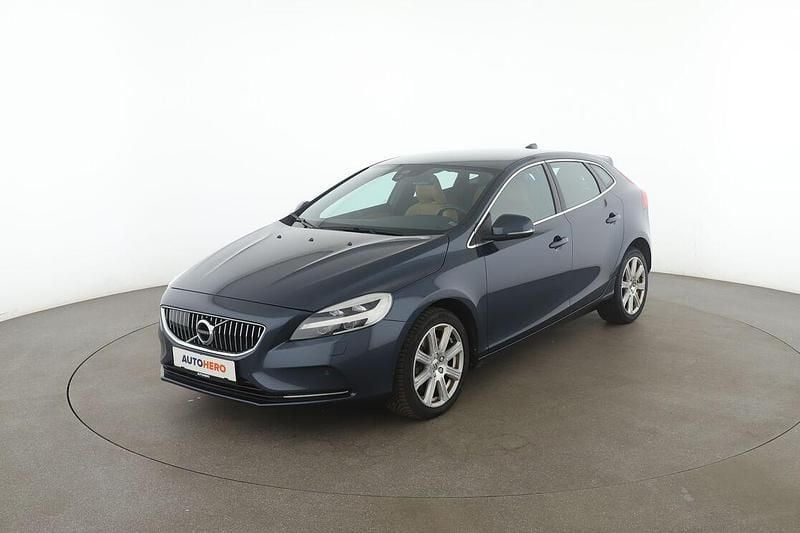 Blau Gebraucht 2017 Volvo V40 Inscription Kombi | 16.470 € (Fairer Preis) - Bild 1/3