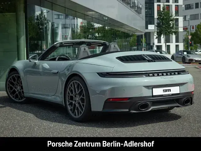 Neu Porsche 911 Carrera Cabriolet 394 PS (289 kW) 2026 Gruen Cabrio