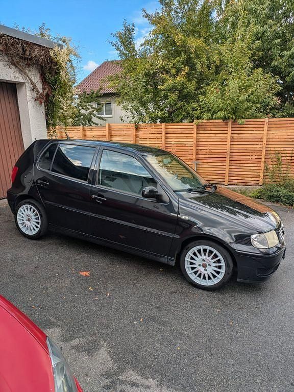 Schwarz Gebraucht 2001 VW Polo Edition Limousine | 1.700 € (Fairer Preis) - Bild 1/4