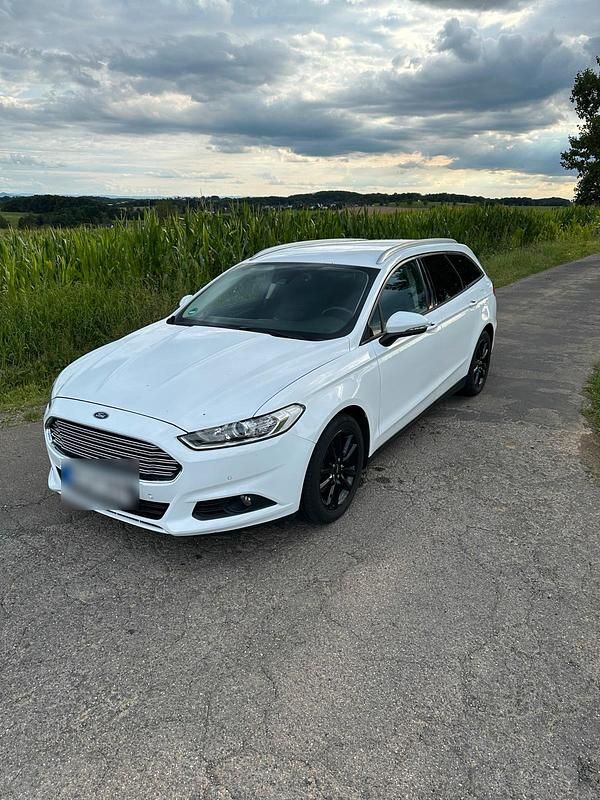Weiß Gebraucht 2015 Ford Mondeo Kombi | 9.500 € (Guter Preis) - Bild 1/4