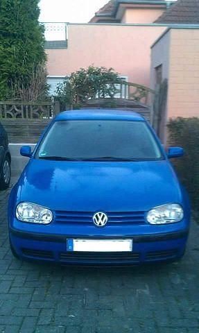 Blau Gebraucht 1999 VW Golf IV Kleinwagen | 1.550 € (Fairer Preis) - Bild 1/4