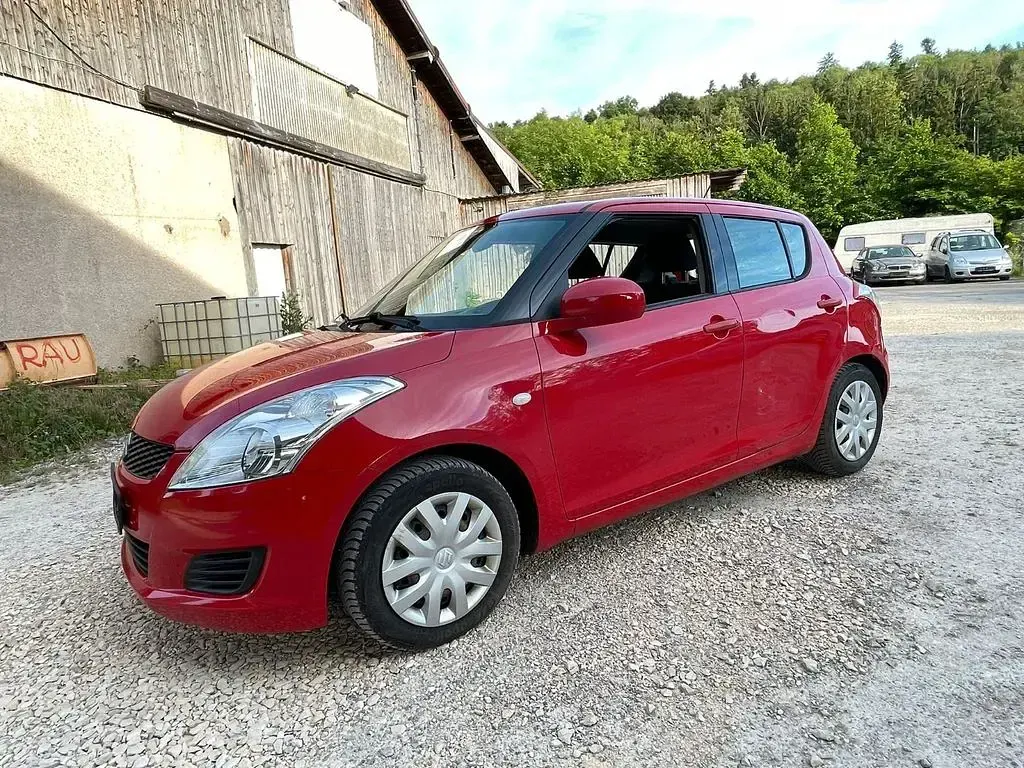 Gebraucht Suzuki Swift 94 PS (69 kW) 2012 Rot Kleinwagen
