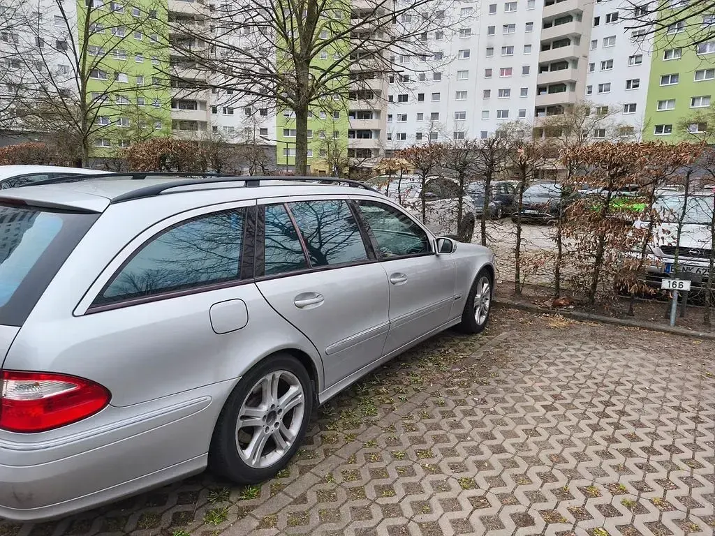 Occasion Mercedes E270 Avantgarde 177 ch (130 kW) 2004 Argent Berline