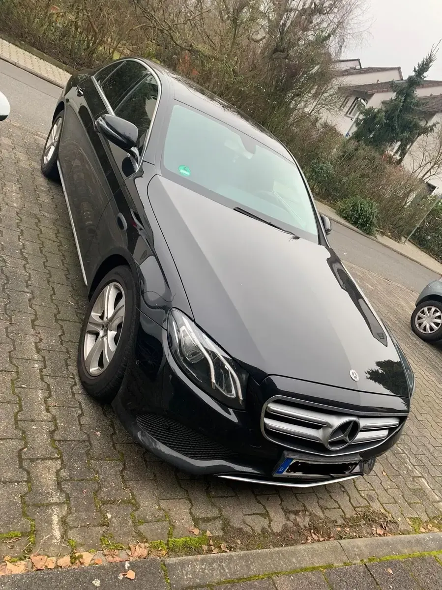 Gebraucht Mercedes E220 Avantgarde 196 PS (144 kW) 2018 Schwarz Limousine