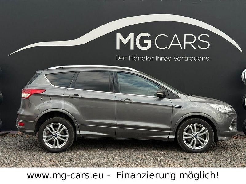 Gebraucht Ford Kuga Individual 163 PS (119 kW) 2014 Grau SUV