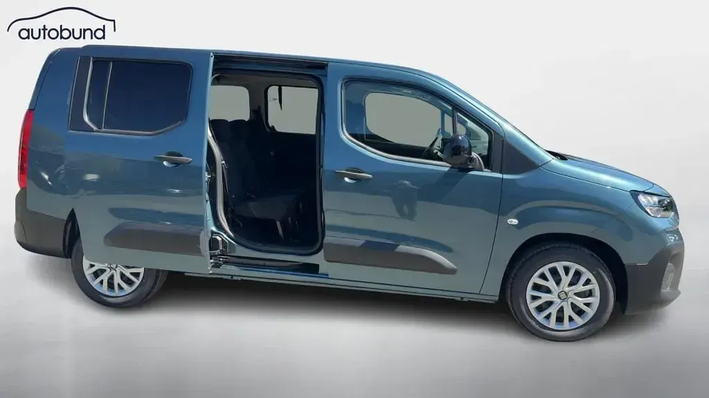 Neu Fiat Doblò 131 PS (96 kW) 2026 Blau Van / Kleinbus