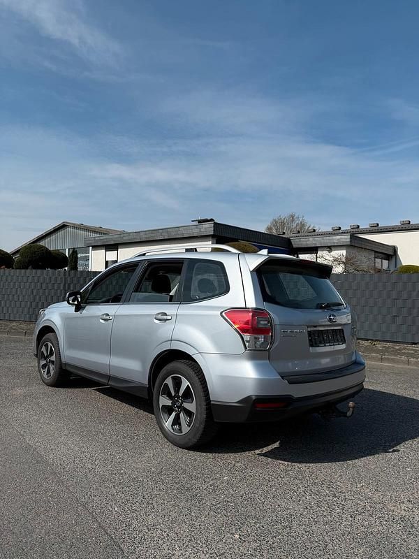 Gebraucht Subaru Forester 146 PS (107 kW) 2016 Silber SUV