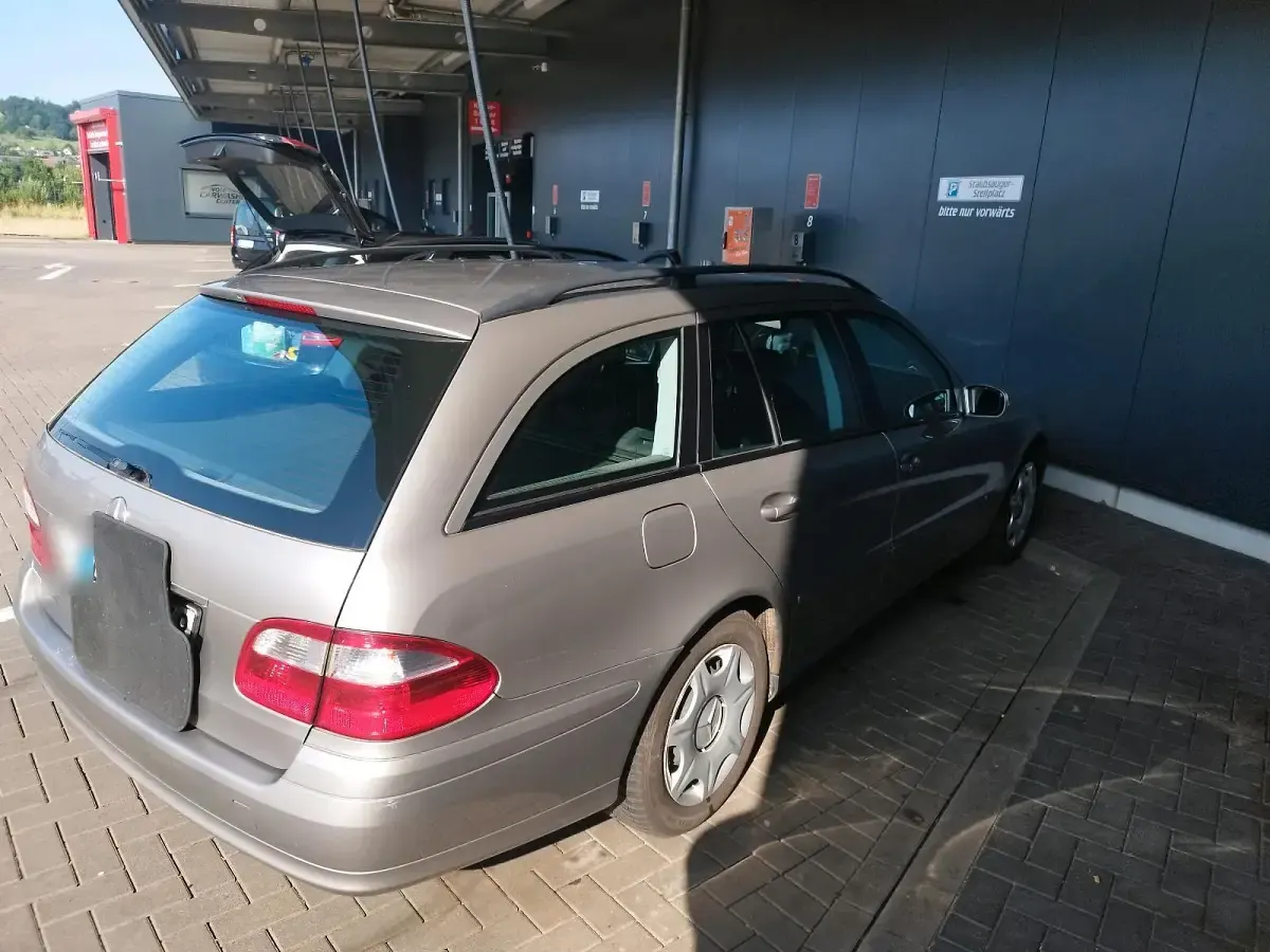 Gebraucht Mercedes E220 150 PS (110 kW) 2004 Gold Kombi