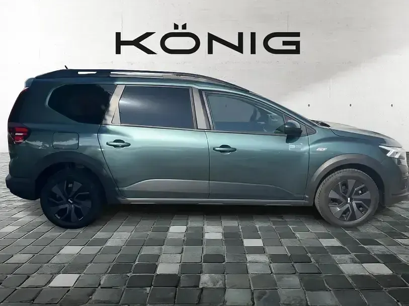 Gebraucht Dacia Jogger Expression 110 PS (80 kW) 2025 Grün Van / Kleinbus