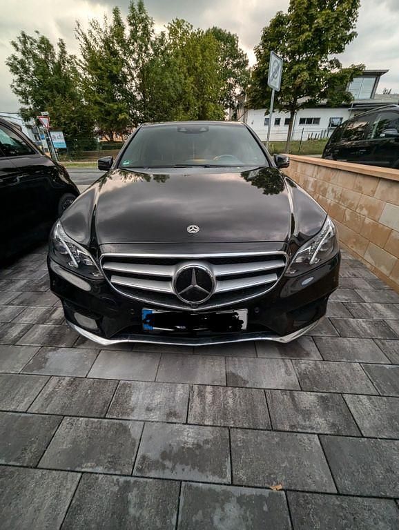 Gebraucht Mercedes E300 231 PS (169 kW) 2014 Schwarz Limousine