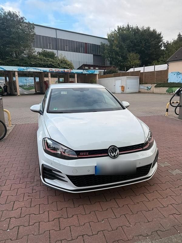 Weiß Gebraucht 2019 VW Golf VII GTI Kleinwagen | 16.999 € (Superpreis) - Bild 1/4