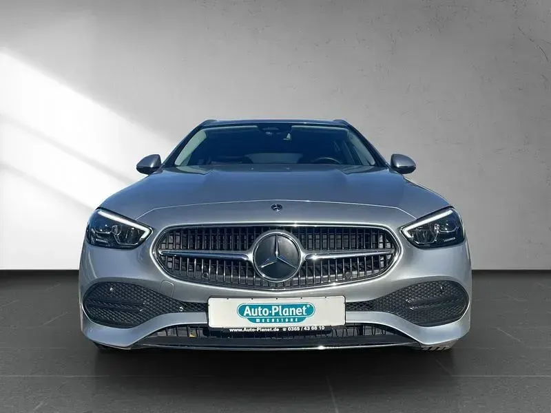Gebraucht Mercedes C180 Avantgarde 170 PS (125 kW) 2023 Silber Limousine