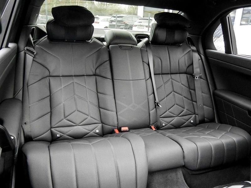 Gebraucht BMW 740 M Sport 299 PS (219 kW) 2023 Schwarz Limousine