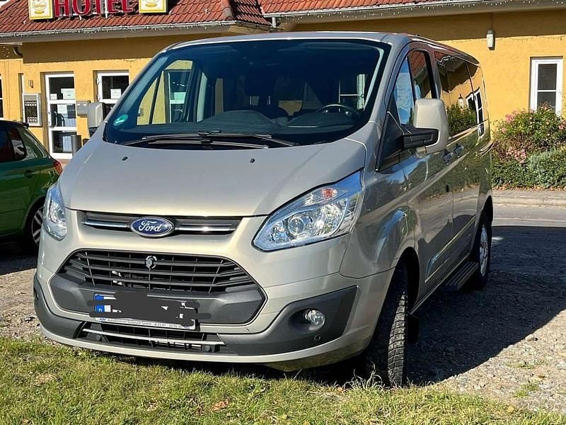 Gold Gebraucht 2017 Ford Tourneo Trend Van / Kleinbus | 19.800 € (Superpreis) - Bild 1/4