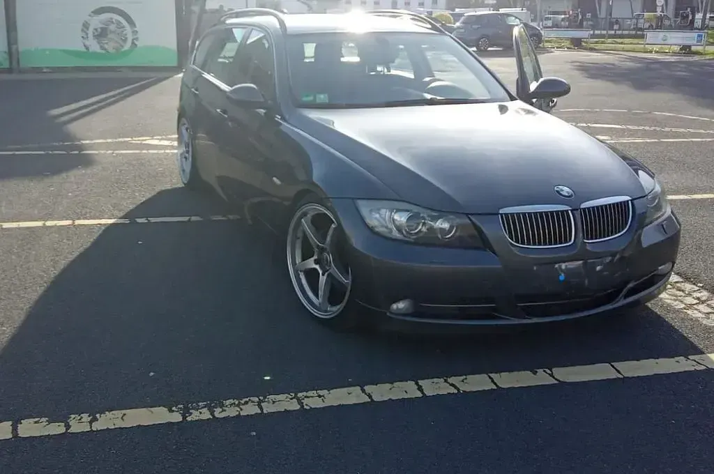 Gebraucht BMW 330 Performance 231 PS (169 kW) 2006 Grau Kombi
