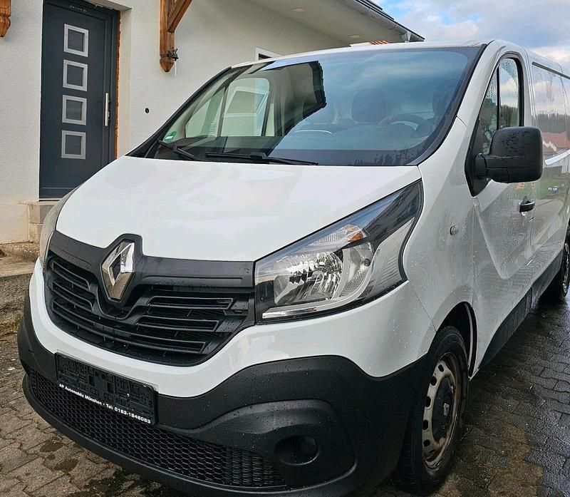 Gebraucht Renault Trafic 95 PS (69 kW) 2017 Weiß Van / Kleinbus