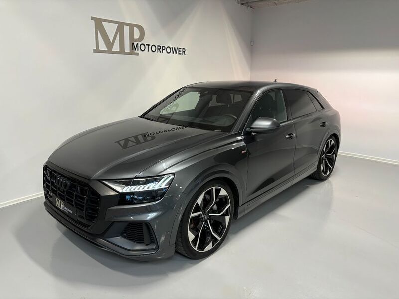 Grau Gebraucht 2019 Audi Q8 S-Line SUV | 62.000 € (Teuer) - Bild 1/4
