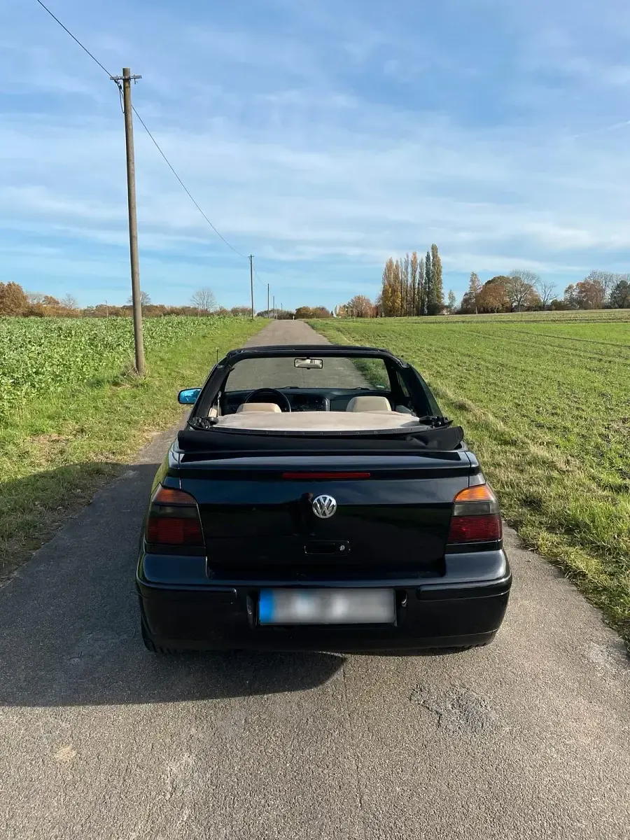 Gebraucht VW Golf 115 PS (84 kW) 2000 Schwarz Cabrio