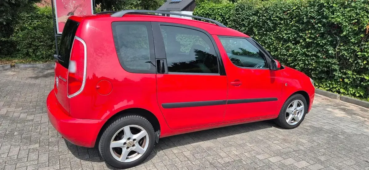 Gebraucht Skoda Roomster 105 PS (77 kW) 2009 Rot Van / Kleinbus