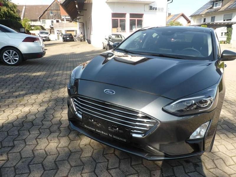 Gebraucht Ford Focus Titanium 125 PS (91 kW) 2020 Magnetic Kleinwagen