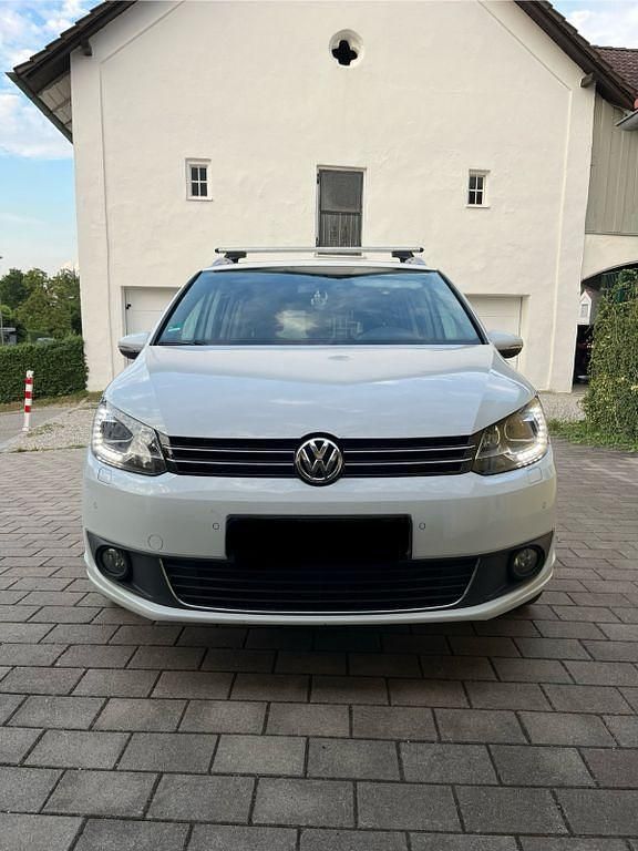 Gebraucht VW Touran Cup 140 PS (102 kW) 2014 Weiß Van / Kleinbus