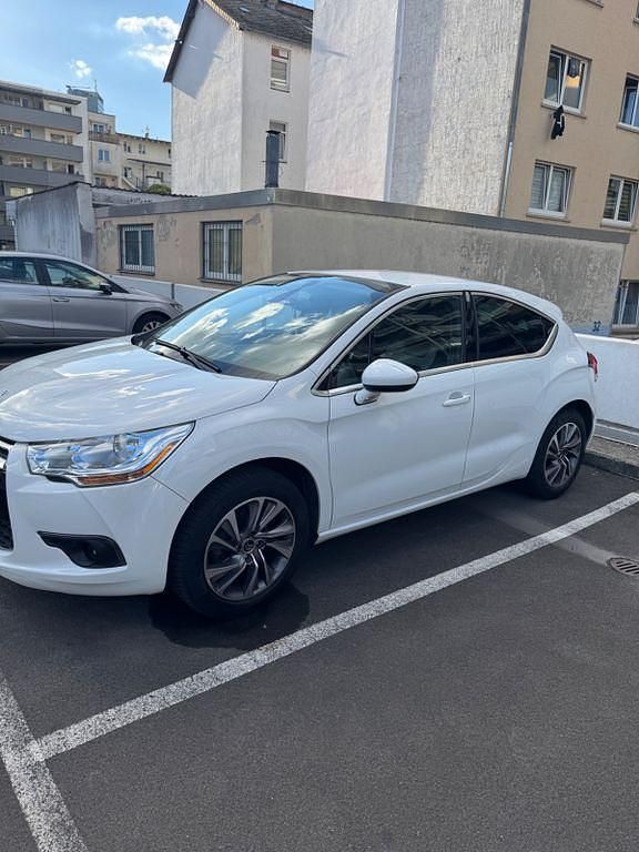 Gebraucht Citroën DS4 Chic 120 PS (88 kW) 2012 Weiß Kleinwagen