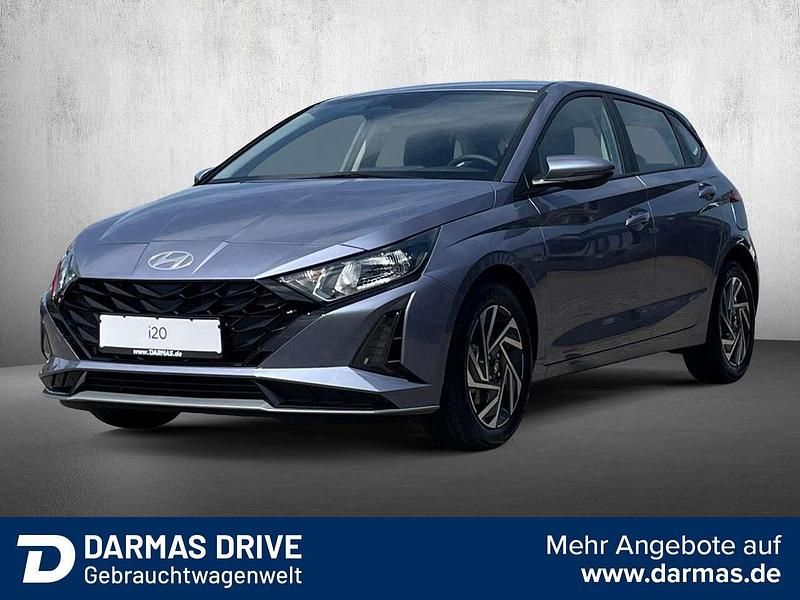 Meta blue pearl Gebraucht 2024 Hyundai i20 Trend Kleinwagen | 16.790 € (Superpreis) - Bild 1/4