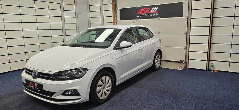 Weiß Gebraucht 2018 VW Polo Comfortline Limousine | 7.999 € (Guter Preis) - Bild 1/4