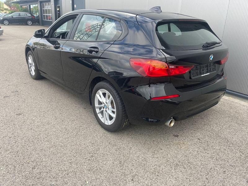 Gebraucht BMW 116 109 PS (80 kW) 2022 Schwarz Kleinwagen