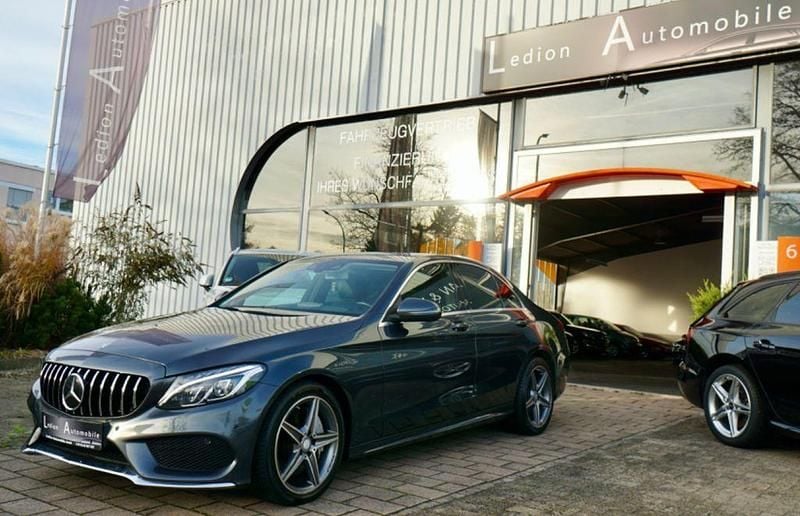 Grau Gebraucht 2015 Mercedes C400 AMG line Limousine | 29.900 € (Etwas zu teuer) - Bild 1/4