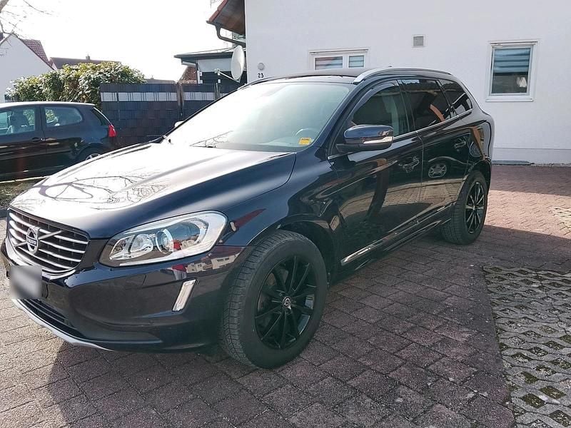 Gebraucht Volvo XC60 Summum 150 PS (110 kW) 2017 Blau SUV
