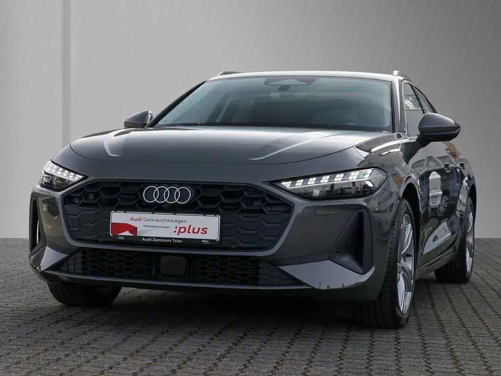 Gebraucht Audi A5 Sport 204 PS (150 kW) 2025 Chronosgrau metallic Kombi